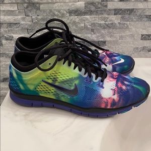 Nike free tennis shoes